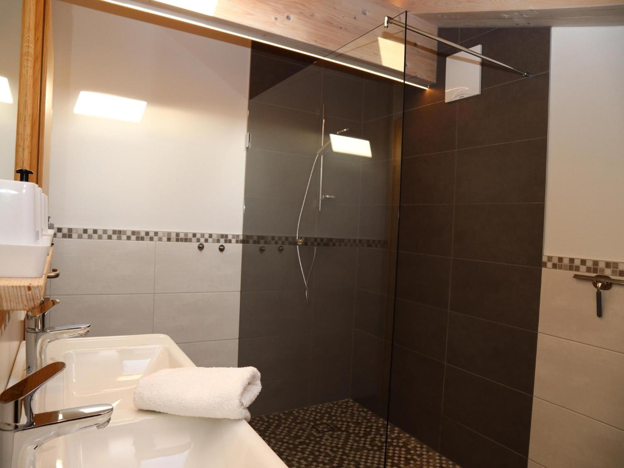 Apartment Rohregger, Neukirchen Neukirchen am Grossvenediger Ngoại thất bức ảnh